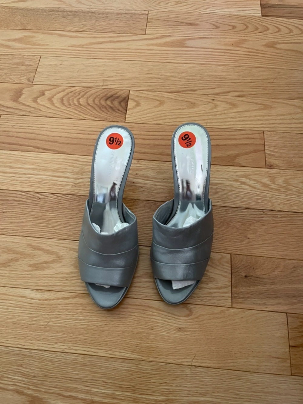 LIz Claiborne Sandals